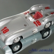 Mercedes-Benz W196R Streamliner J.M. Fangio GP Francie 1954 #18 CMC